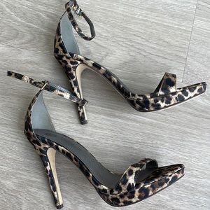 Womens Michael Antonio leopard heels. Used good condition Size 7 1/2